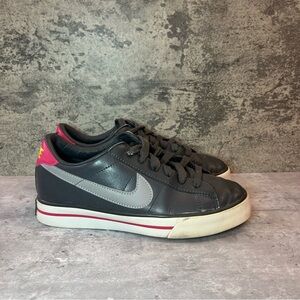 Nike Sweet Classic Leather Sneakers Womens sz 6 - pink/grey